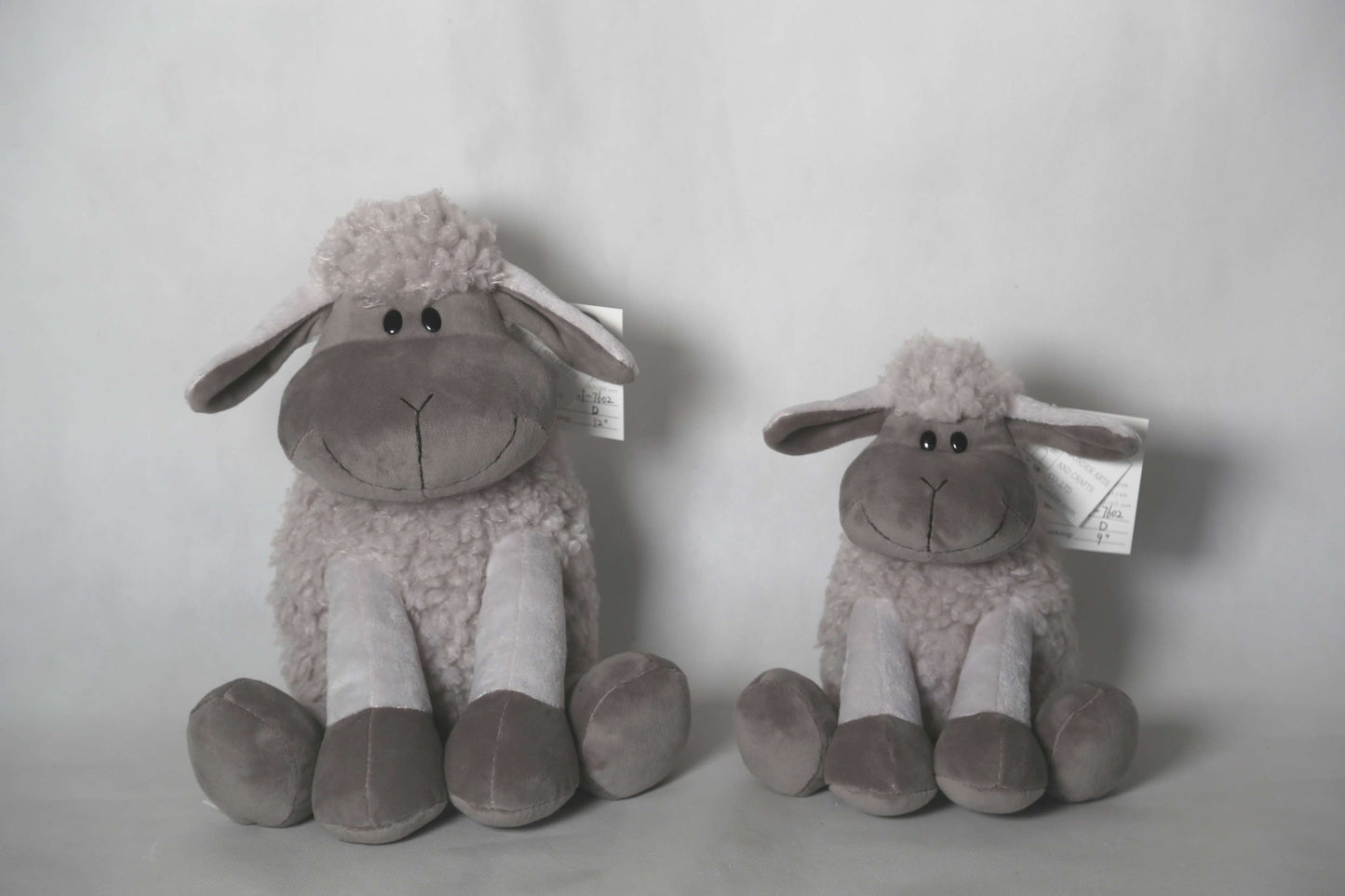 Sitting Lamb | Beige/White