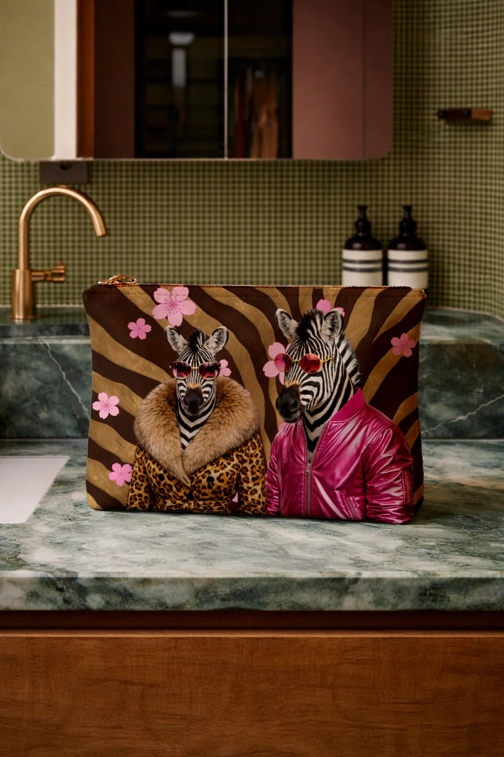 The Tourist Zed and Zara| Vanity Bag 30 x 15 cm