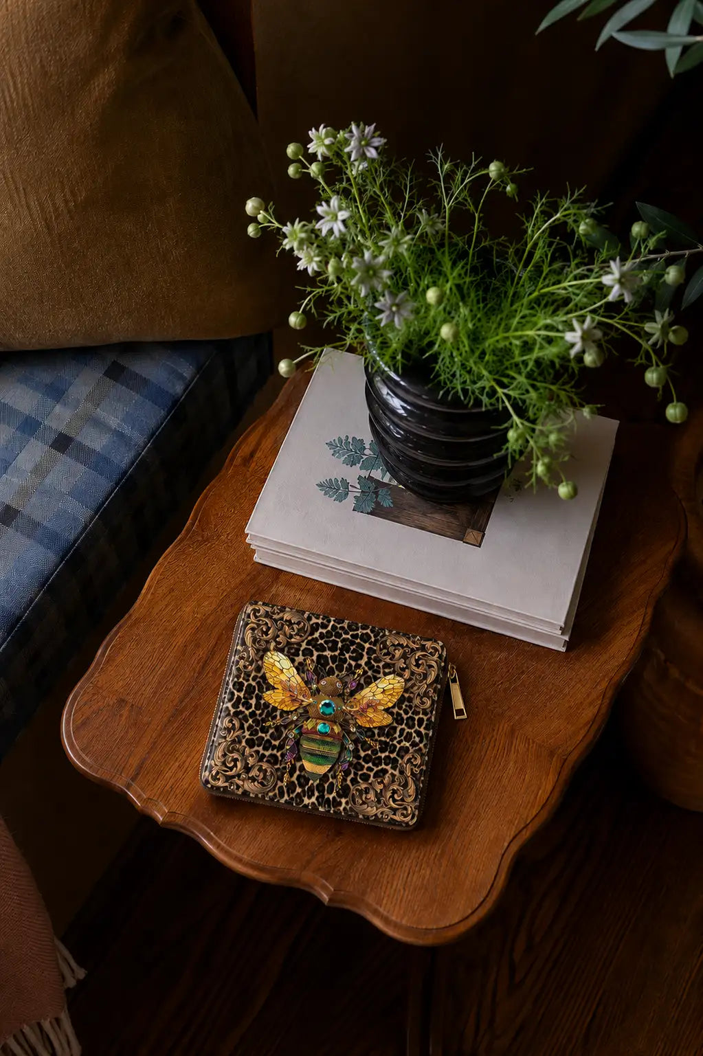 Bee on print | Coin Purse 16 x 16 cm