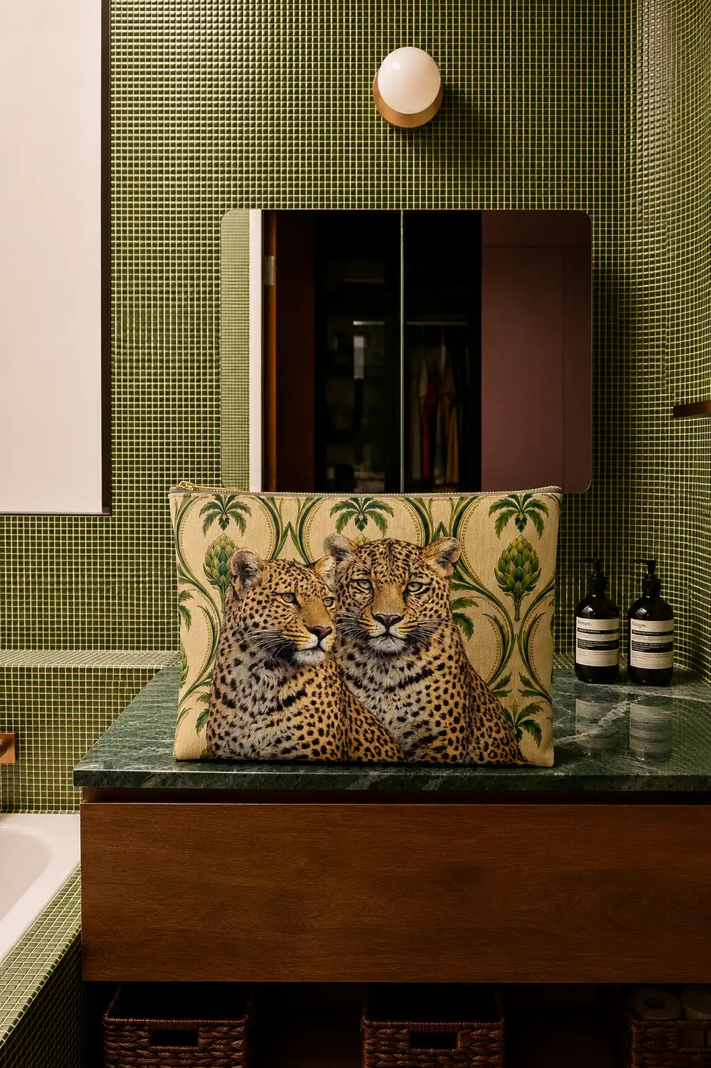 2 Leopards Linen Look | Vanity Bag 26 x 30 cm