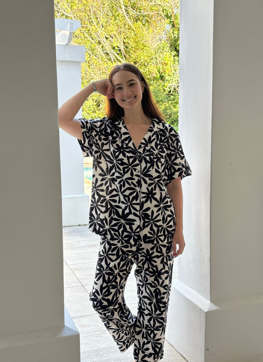 Short Sleeve Top & Ankle Length Pant | Black Daisy on Ivory | 100% Rayon