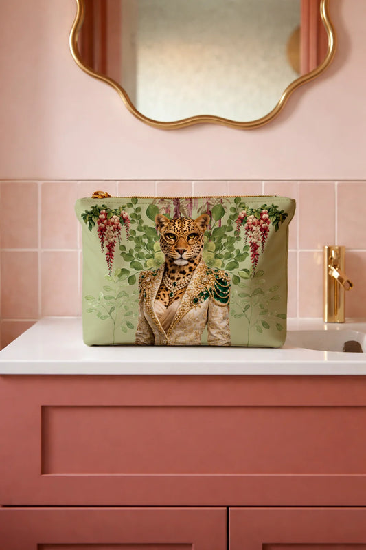 The Tourist Luna -Lu | Vanity Bag 26 x 30 cm