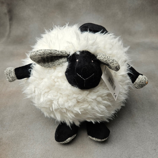 Round Lamb | Black & White