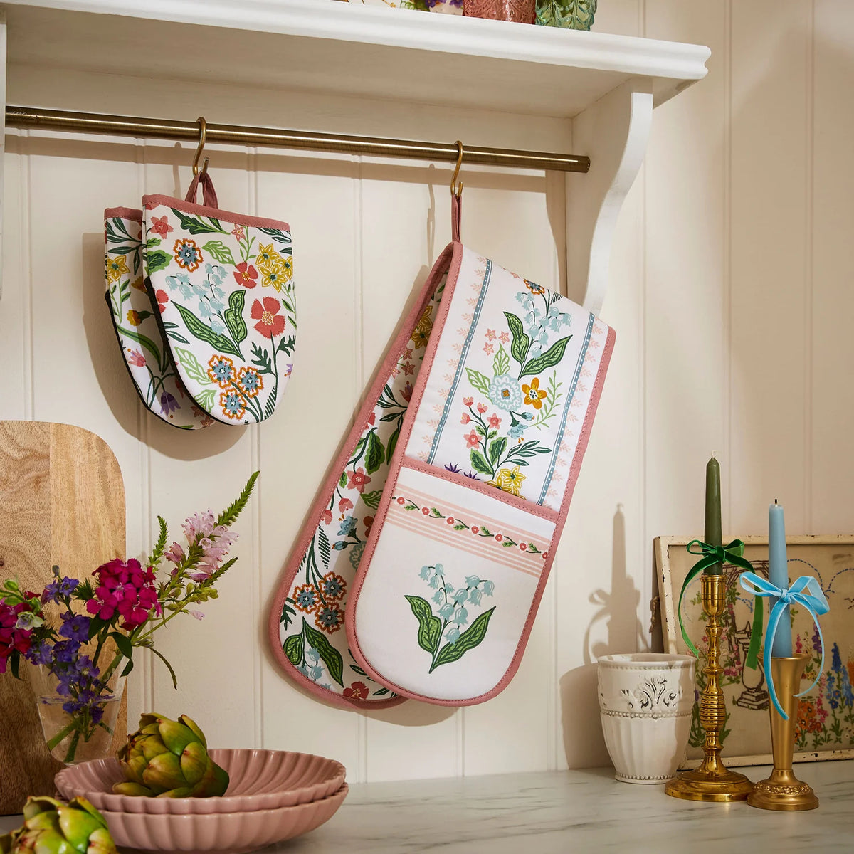Petals and Prose Double Oven Gloves