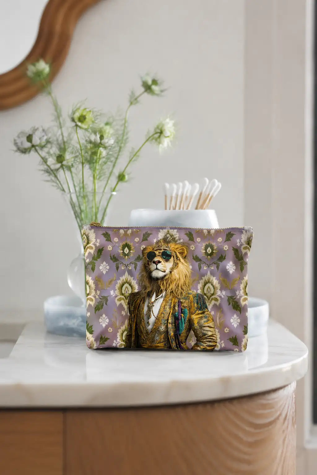 The Tourist Levi The Lion | Vanity Bag 26 x 30 cm