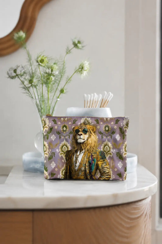 The Tourist Levi The Lion | Vanity Bag 26 x 30 cm