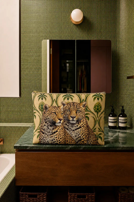 2 Leopards Linen Look | Vanity Bag 26 x 30 cm