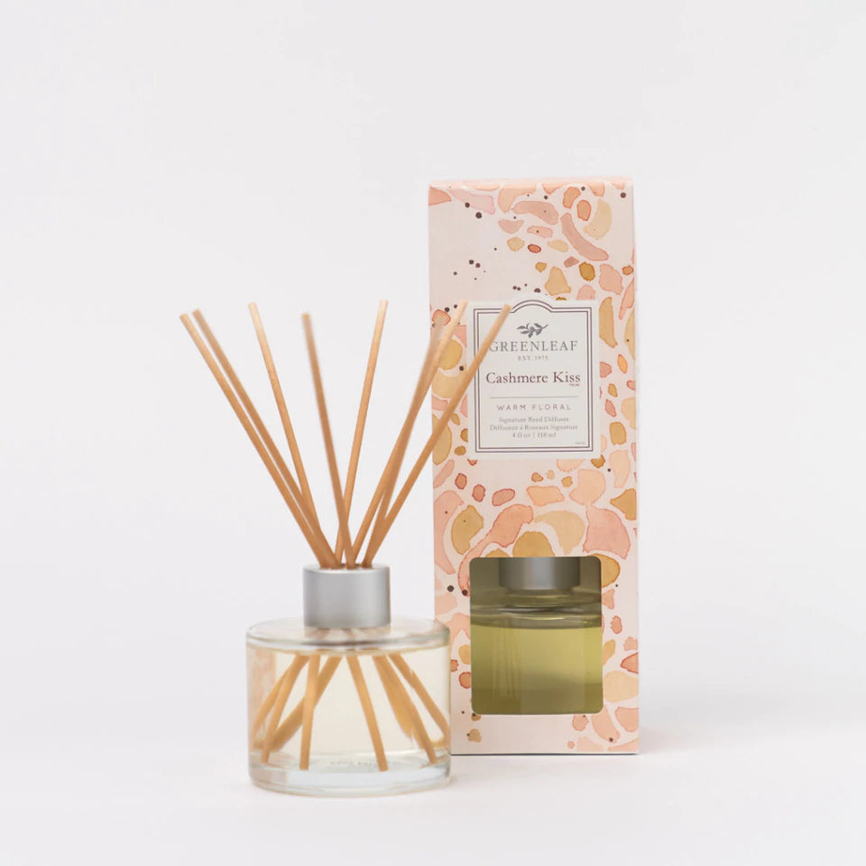 Cashmere Kiss Signature Reed Diffuser – Linen and Glass